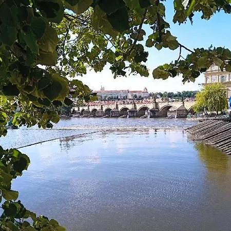 公寓 Cozy In The Heart Of Old Near The Charles Bridge *